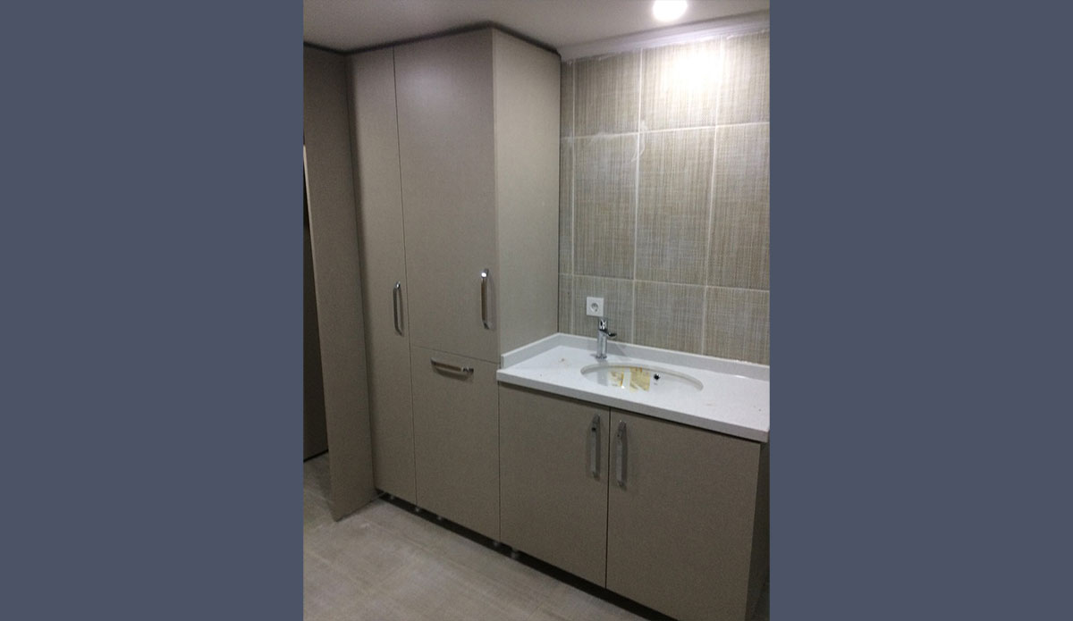 Banyo Dolabı